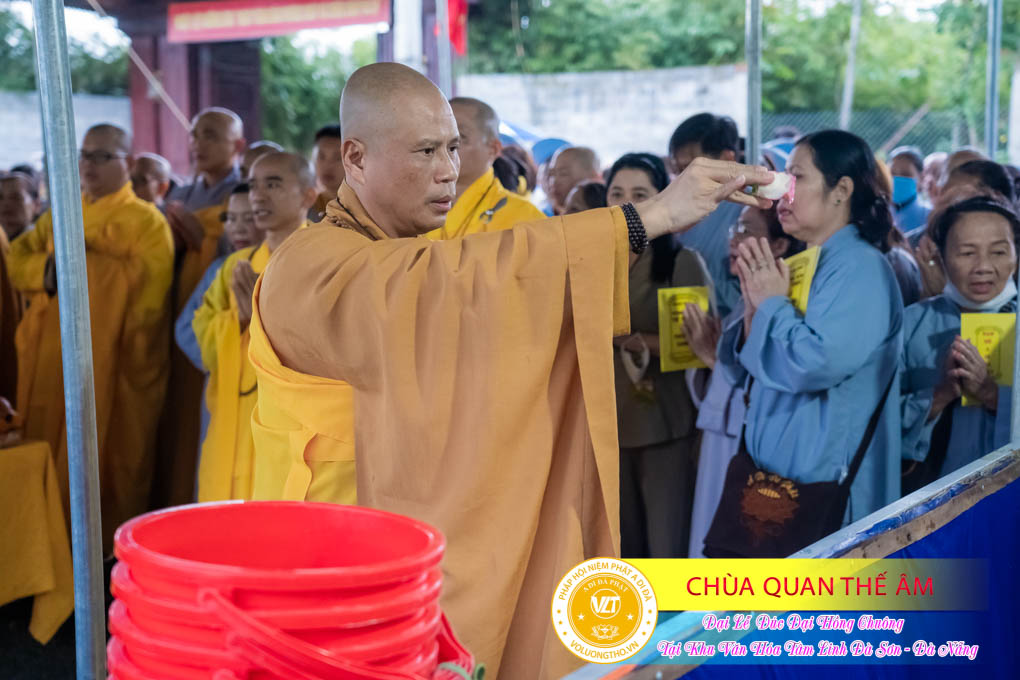 hinh-anh-duc-dai-hong-chuong-tai-khu-tam-linh-da-son-da-nang-ngay-17-12-2023-chua-quan-the-am-duc-trong-lam-dong-95.jpg