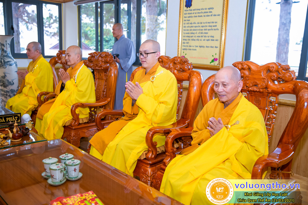 hinh-anh-khai-giang-lop-luat-hoc-ngay-25-03-2021-chua-quan-the-am-duc-trong-lam-dong-7.jpg