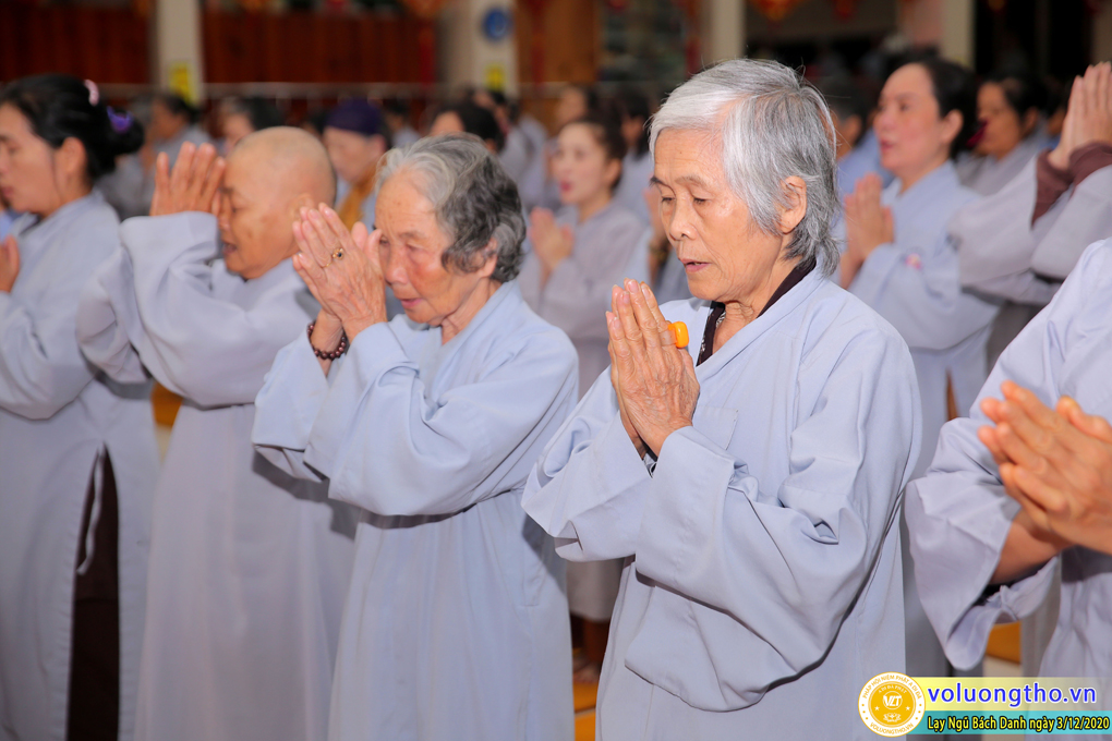 hinh-anh-lay-ngu-bach-danh-ngay-03-12-2020-chua-quan-the-am-duc-trong-lam-dong-16.jpg
