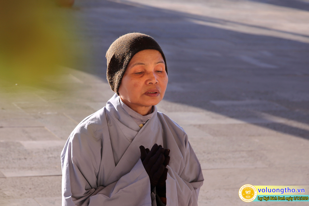 hinh-anh-lay-ngu-bach-danh-ngay-03-12-2020-chua-quan-the-am-duc-trong-lam-dong-35.jpg