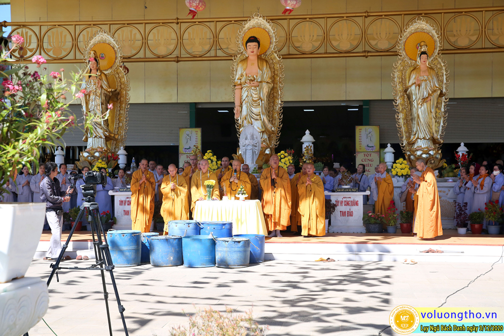 hinh-anh-lay-ngu-bach-danh-ngay-03-12-2020-chua-quan-the-am-duc-trong-lam-dong-40.jpg