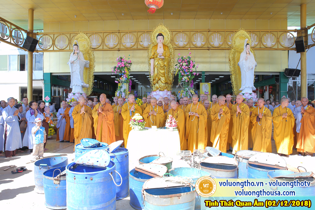 hinh-anh-le-cung-duong-trai-tang-tai-chua-quan-the-am-ngay-02-12-2018-chua-quan-the-am-duc-trong-lam-dong-25.jpg