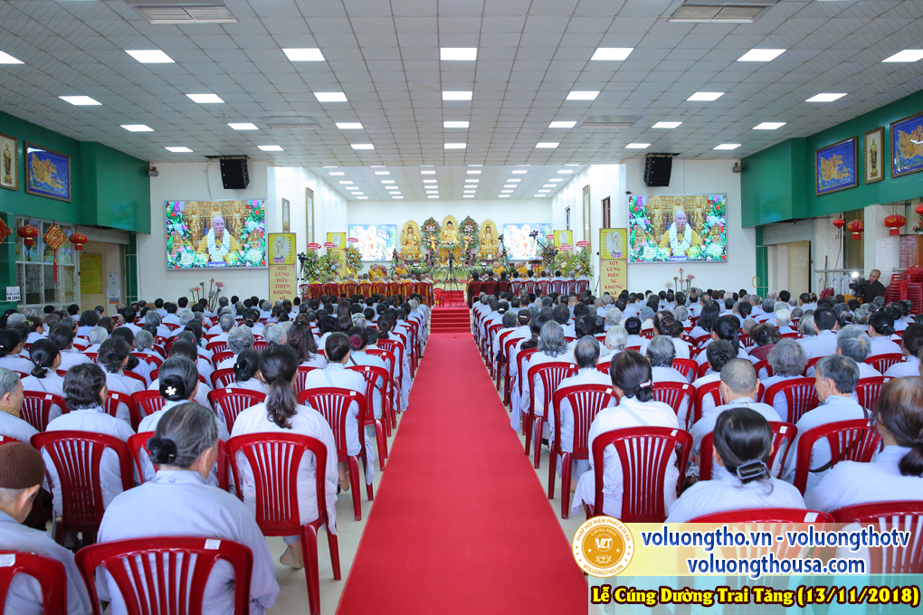 hinh-anh-le-cung-duong-trai-tang-tai-chua-quan-the-am-ngay-13-11-2018-chua-quan-the-am-duc-trong-lam-dong-14.jpg