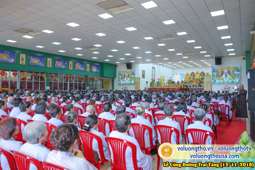hinh-anh-le-cung-duong-trai-tang-tai-chua-quan-the-am-ngay-13-11-2018-chua-quan-the-am-duc-trong-lam-dong-15.jpg