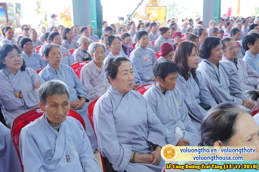 hinh-anh-le-cung-duong-trai-tang-tai-chua-quan-the-am-ngay-13-11-2018-chua-quan-the-am-duc-trong-lam-dong-16.jpg