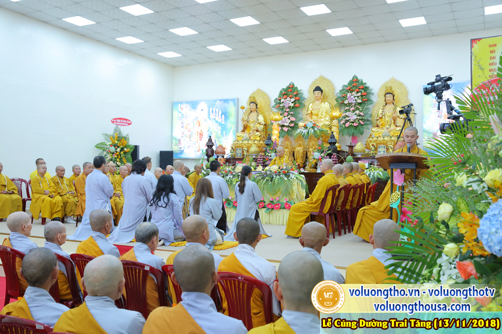 hinh-anh-le-cung-duong-trai-tang-tai-chua-quan-the-am-ngay-13-11-2018-chua-quan-the-am-duc-trong-lam-dong-2.jpg