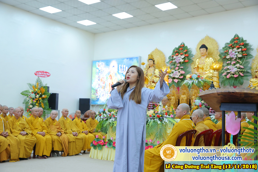 hinh-anh-le-cung-duong-trai-tang-tai-chua-quan-the-am-ngay-13-11-2018-chua-quan-the-am-duc-trong-lam-dong-21.jpg
