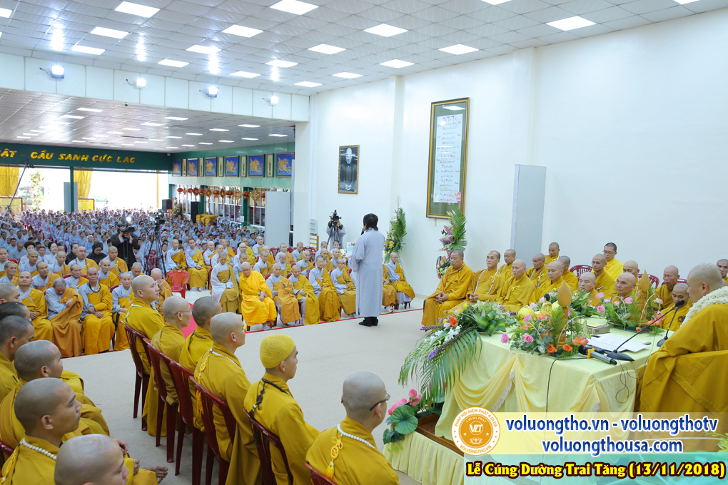 hinh-anh-le-cung-duong-trai-tang-tai-chua-quan-the-am-ngay-13-11-2018-chua-quan-the-am-duc-trong-lam-dong-25.jpg