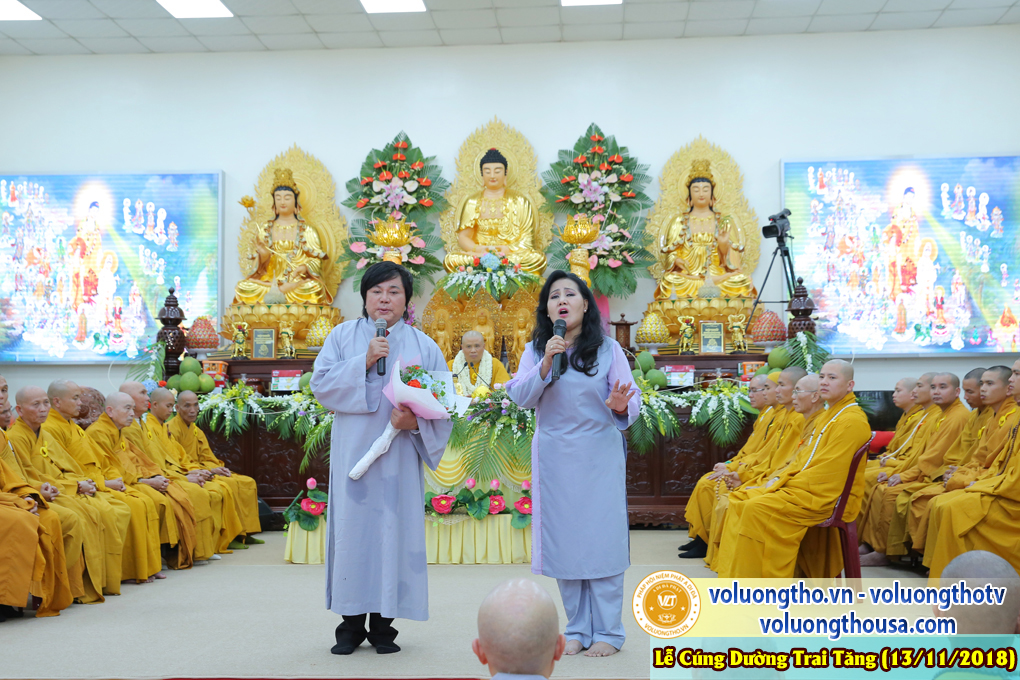 hinh-anh-le-cung-duong-trai-tang-tai-chua-quan-the-am-ngay-13-11-2018-chua-quan-the-am-duc-trong-lam-dong-26.jpg