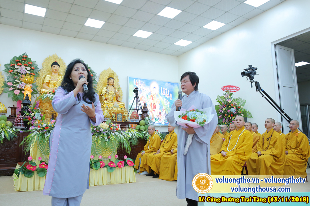 hinh-anh-le-cung-duong-trai-tang-tai-chua-quan-the-am-ngay-13-11-2018-chua-quan-the-am-duc-trong-lam-dong-28.jpg