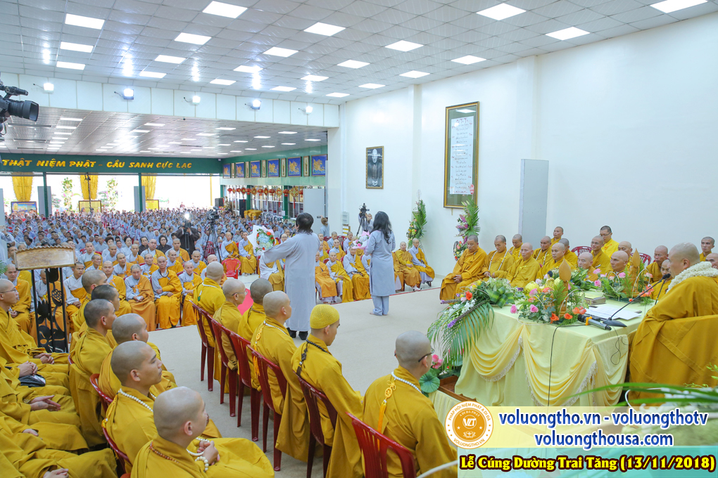 hinh-anh-le-cung-duong-trai-tang-tai-chua-quan-the-am-ngay-13-11-2018-chua-quan-the-am-duc-trong-lam-dong-29.jpg