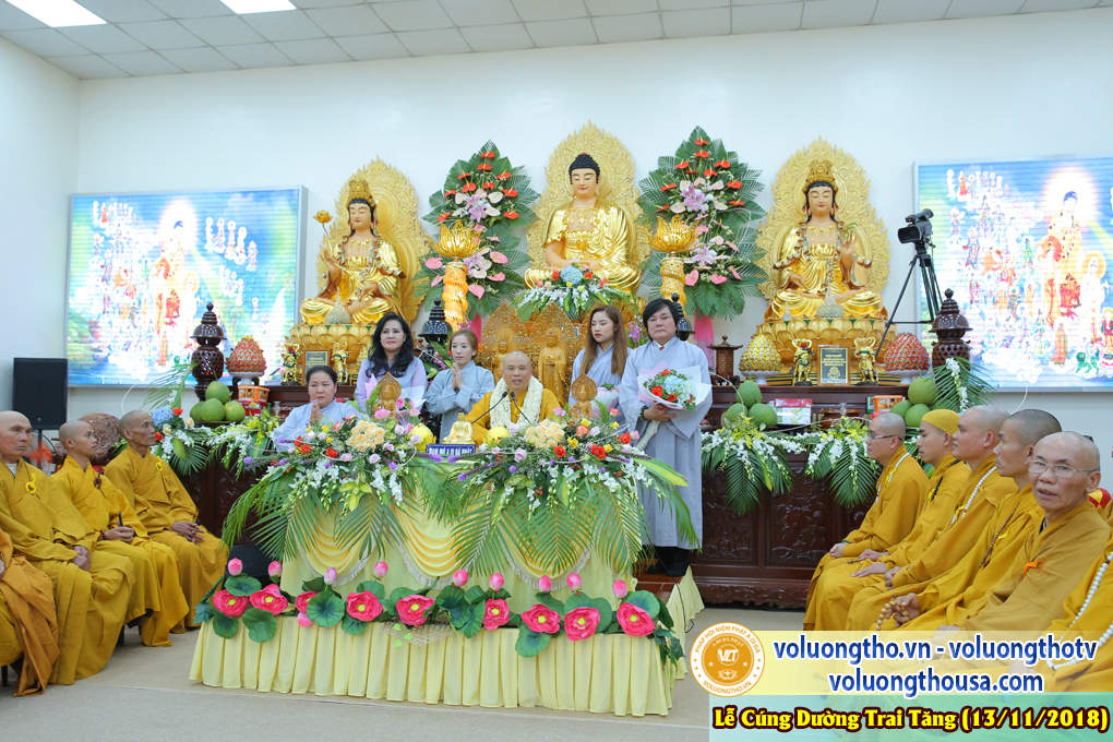 hinh-anh-le-cung-duong-trai-tang-tai-chua-quan-the-am-ngay-13-11-2018-chua-quan-the-am-duc-trong-lam-dong-30.jpg