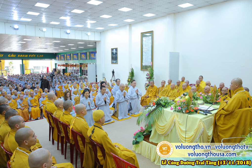 hinh-anh-le-cung-duong-trai-tang-tai-chua-quan-the-am-ngay-13-11-2018-chua-quan-the-am-duc-trong-lam-dong-4.jpg