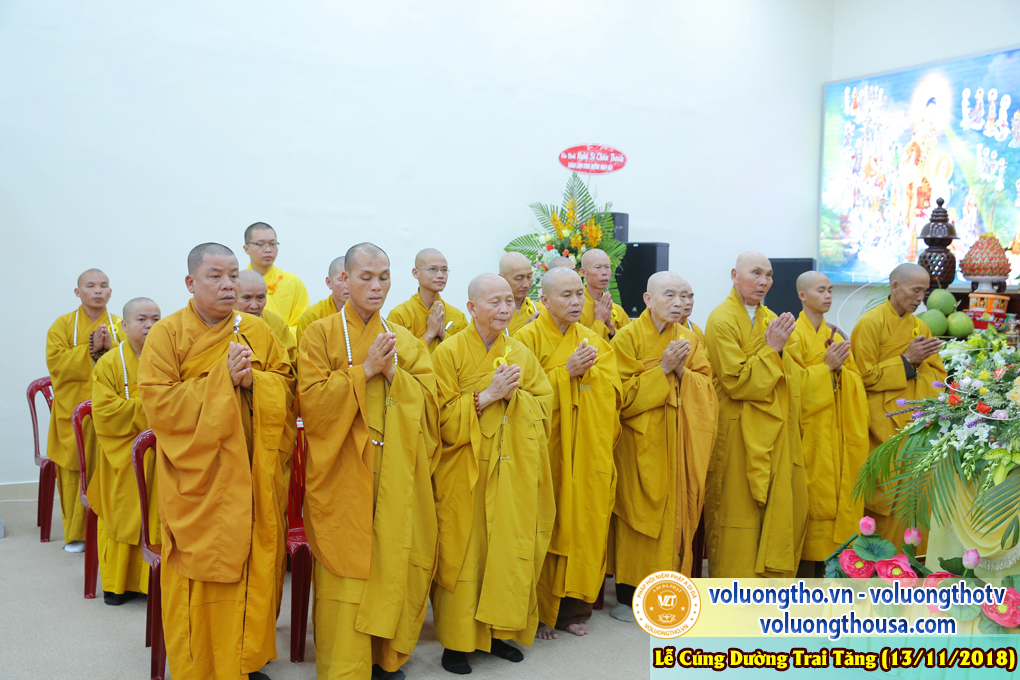 hinh-anh-le-cung-duong-trai-tang-tai-chua-quan-the-am-ngay-13-11-2018-chua-quan-the-am-duc-trong-lam-dong-58.jpg