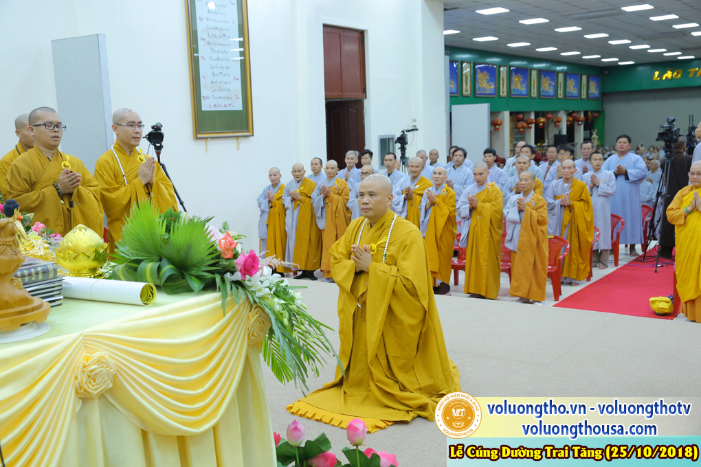 hinh-anh-le-cung-duong-trai-tang-tai-chua-quan-the-am-ngay-25-10-2018-chua-quan-the-am-duc-trong-lam-dong-12.jpg