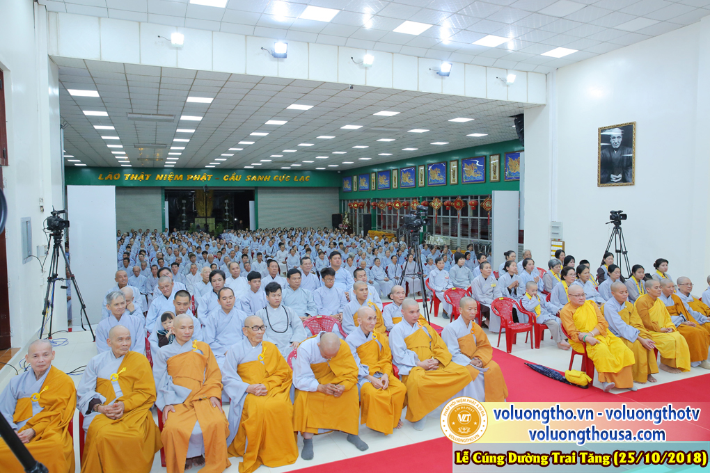 hinh-anh-le-cung-duong-trai-tang-tai-chua-quan-the-am-ngay-25-10-2018-chua-quan-the-am-duc-trong-lam-dong-13.jpg