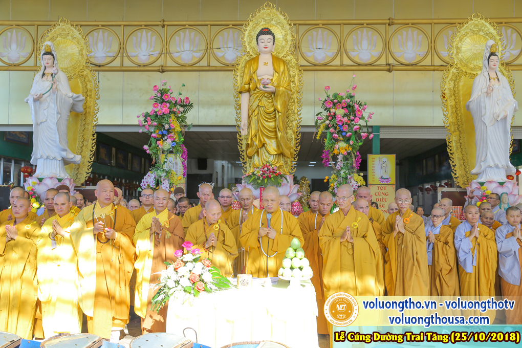 hinh-anh-le-cung-duong-trai-tang-tai-chua-quan-the-am-ngay-25-10-2018-chua-quan-the-am-duc-trong-lam-dong-16.jpg