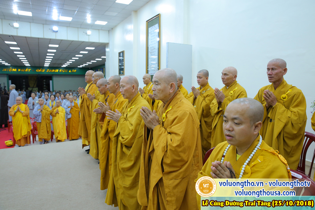 hinh-anh-le-cung-duong-trai-tang-tai-chua-quan-the-am-ngay-25-10-2018-chua-quan-the-am-duc-trong-lam-dong-23.jpg
