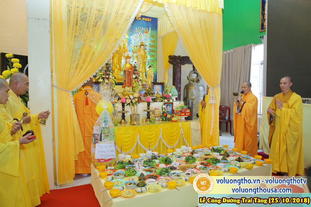 hinh-anh-le-cung-duong-trai-tang-tai-chua-quan-the-am-ngay-25-10-2018-chua-quan-the-am-duc-trong-lam-dong-31.jpg