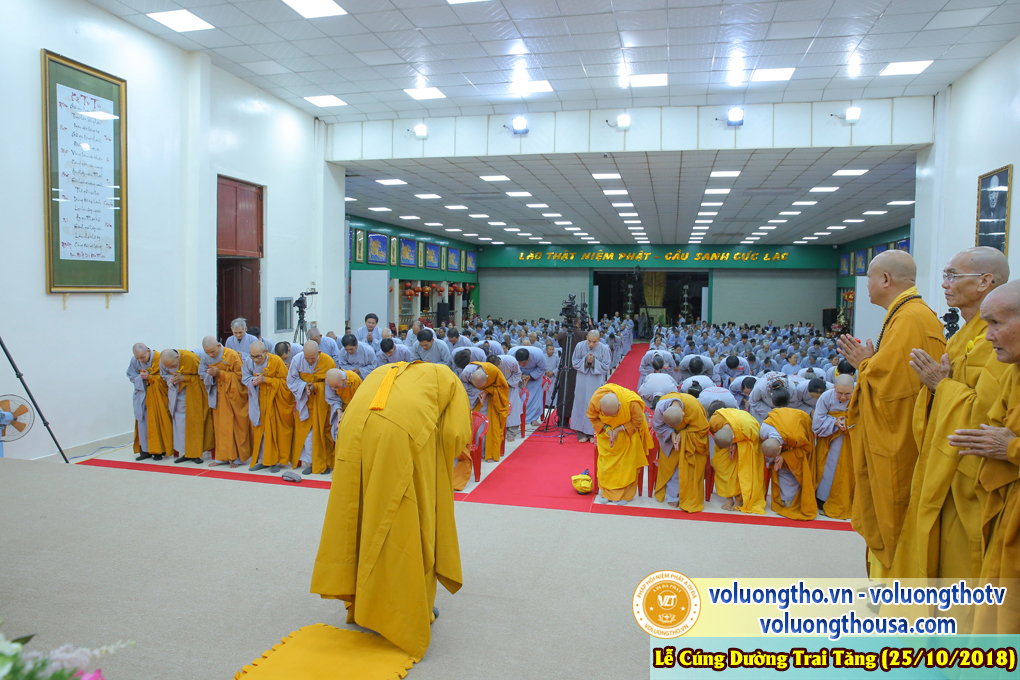 hinh-anh-le-cung-duong-trai-tang-tai-chua-quan-the-am-ngay-25-10-2018-chua-quan-the-am-duc-trong-lam-dong-34.jpg