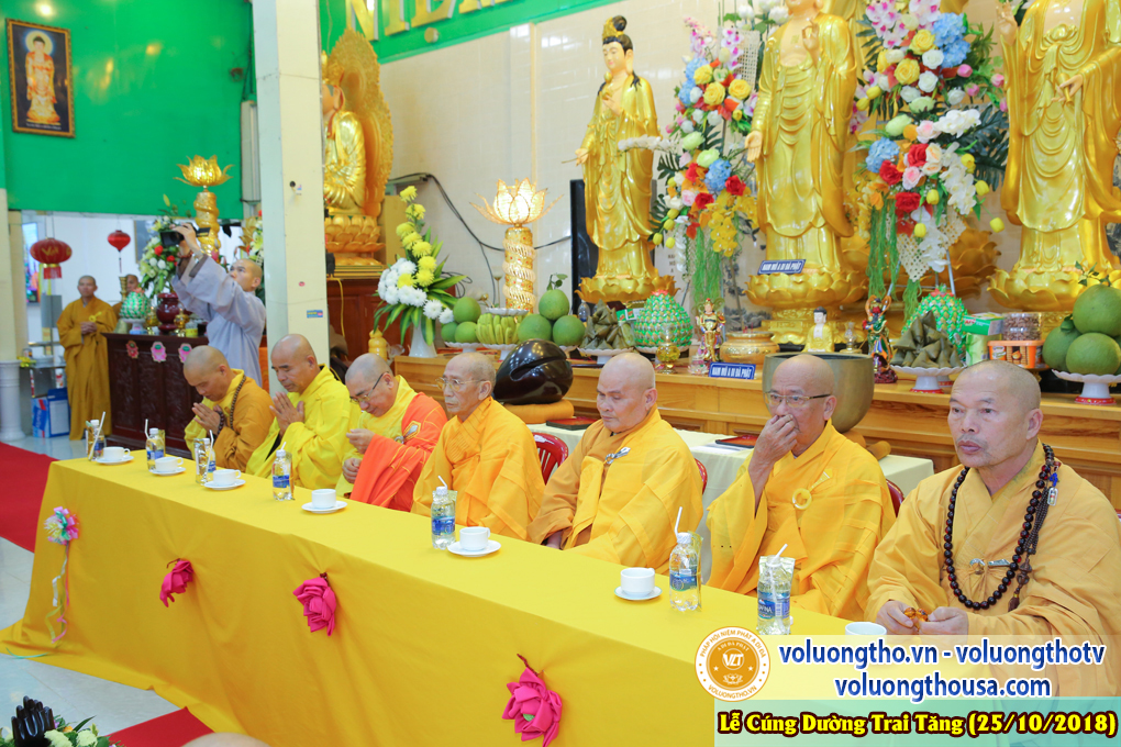 hinh-anh-le-cung-duong-trai-tang-tai-chua-quan-the-am-ngay-25-10-2018-chua-quan-the-am-duc-trong-lam-dong-39.jpg