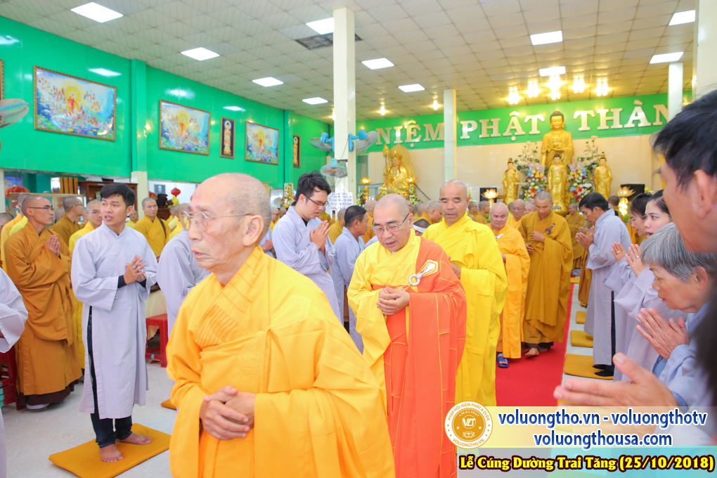 hinh-anh-le-cung-duong-trai-tang-tai-chua-quan-the-am-ngay-25-10-2018-chua-quan-the-am-duc-trong-lam-dong-42.jpg