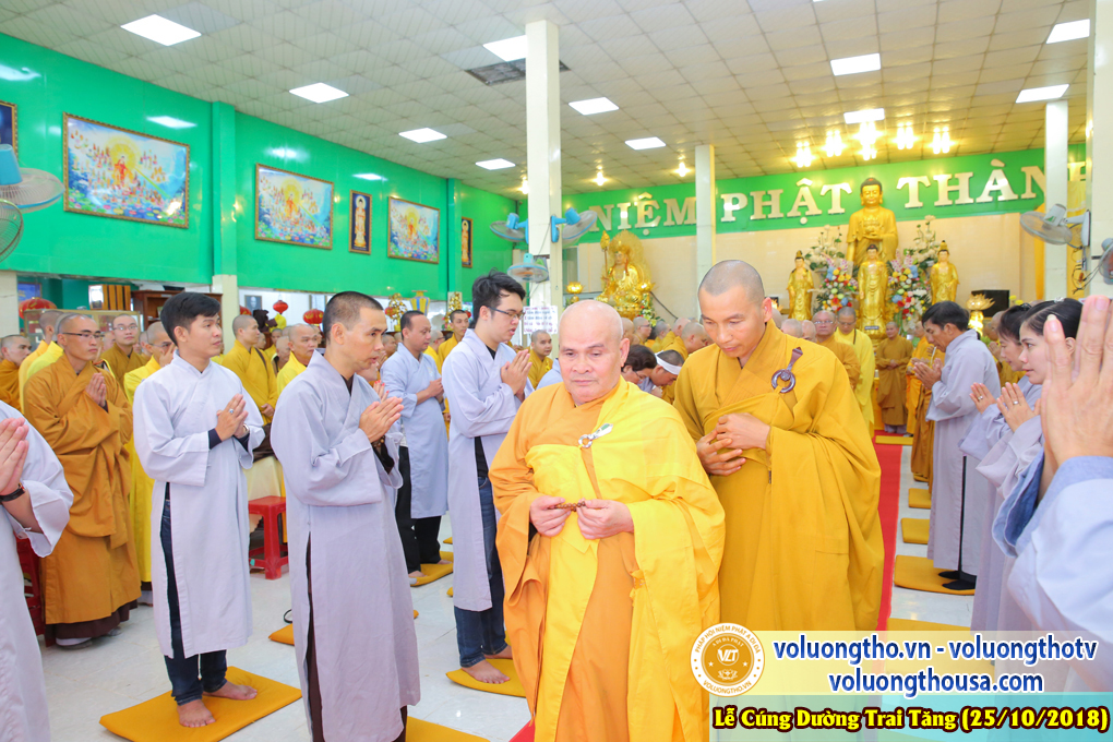 hinh-anh-le-cung-duong-trai-tang-tai-chua-quan-the-am-ngay-25-10-2018-chua-quan-the-am-duc-trong-lam-dong-44.jpg