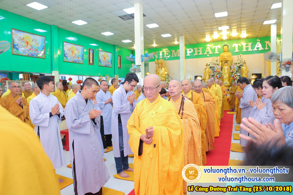 hinh-anh-le-cung-duong-trai-tang-tai-chua-quan-the-am-ngay-25-10-2018-chua-quan-the-am-duc-trong-lam-dong-46.jpg