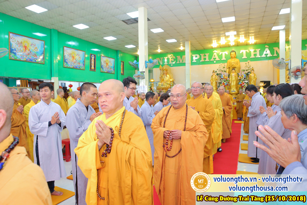 hinh-anh-le-cung-duong-trai-tang-tai-chua-quan-the-am-ngay-25-10-2018-chua-quan-the-am-duc-trong-lam-dong-47.jpg