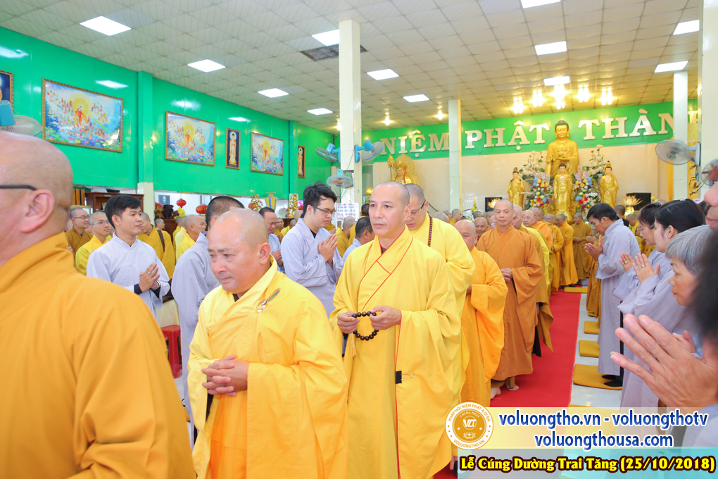hinh-anh-le-cung-duong-trai-tang-tai-chua-quan-the-am-ngay-25-10-2018-chua-quan-the-am-duc-trong-lam-dong-48.jpg