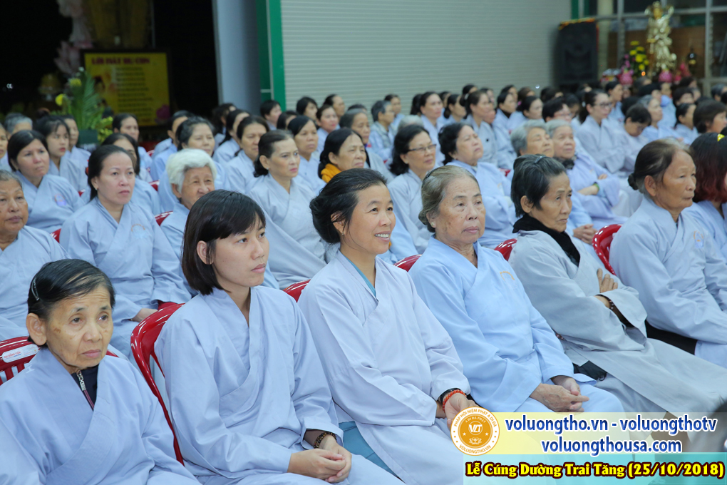 hinh-anh-le-cung-duong-trai-tang-tai-chua-quan-the-am-ngay-25-10-2018-chua-quan-the-am-duc-trong-lam-dong-5.jpg