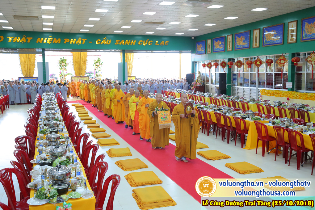 hinh-anh-le-cung-duong-trai-tang-tai-chua-quan-the-am-ngay-25-10-2018-chua-quan-the-am-duc-trong-lam-dong-51.jpg