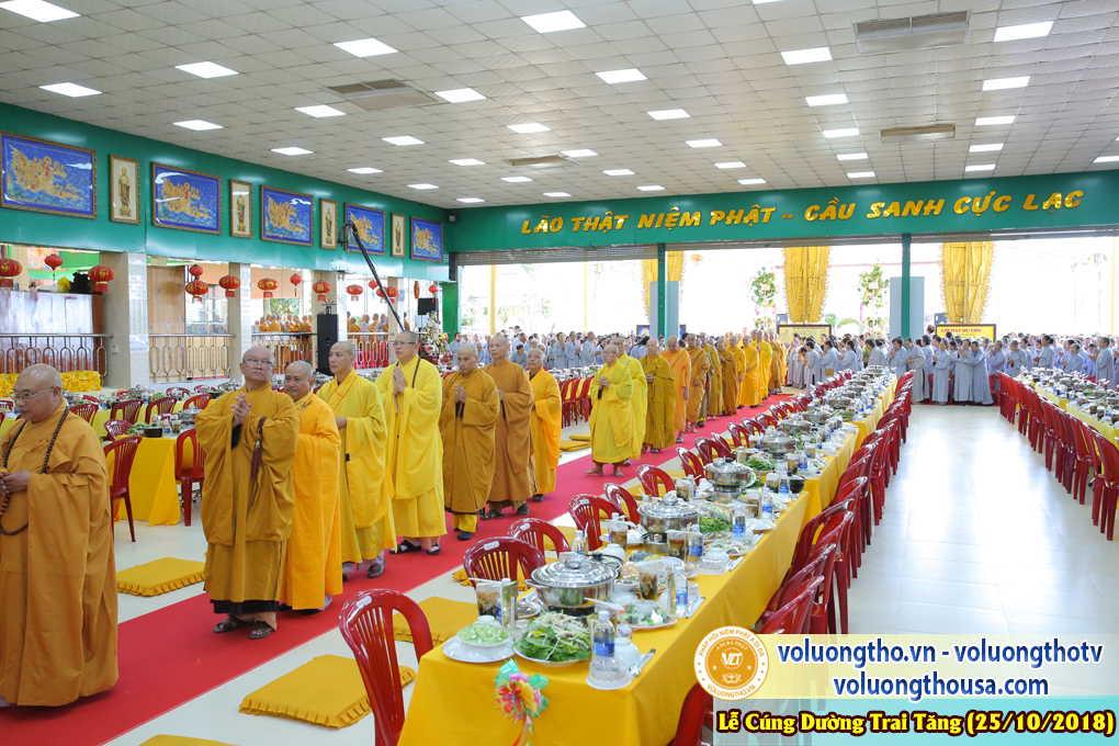 hinh-anh-le-cung-duong-trai-tang-tai-chua-quan-the-am-ngay-25-10-2018-chua-quan-the-am-duc-trong-lam-dong-54.jpg
