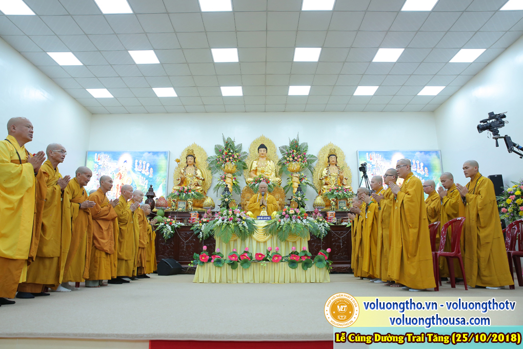 hinh-anh-le-cung-duong-trai-tang-tai-chua-quan-the-am-ngay-25-10-2018-chua-quan-the-am-duc-trong-lam-dong-56.jpg
