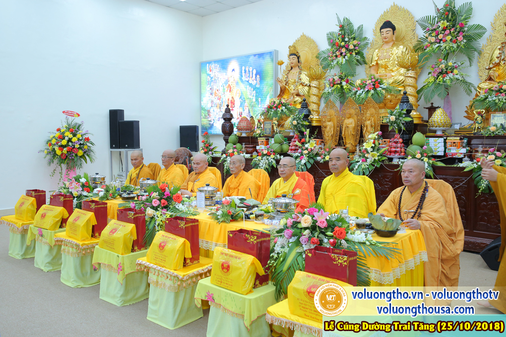 hinh-anh-le-cung-duong-trai-tang-tai-chua-quan-the-am-ngay-25-10-2018-chua-quan-the-am-duc-trong-lam-dong-61.jpg