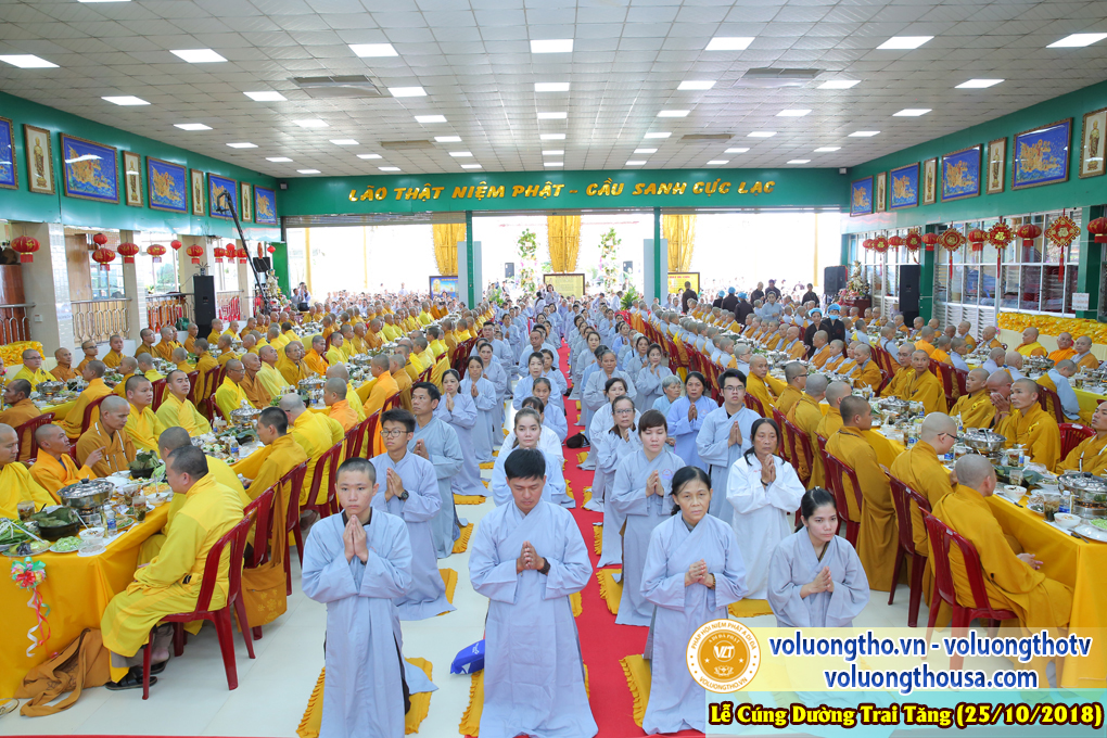 hinh-anh-le-cung-duong-trai-tang-tai-chua-quan-the-am-ngay-25-10-2018-chua-quan-the-am-duc-trong-lam-dong-62.jpg