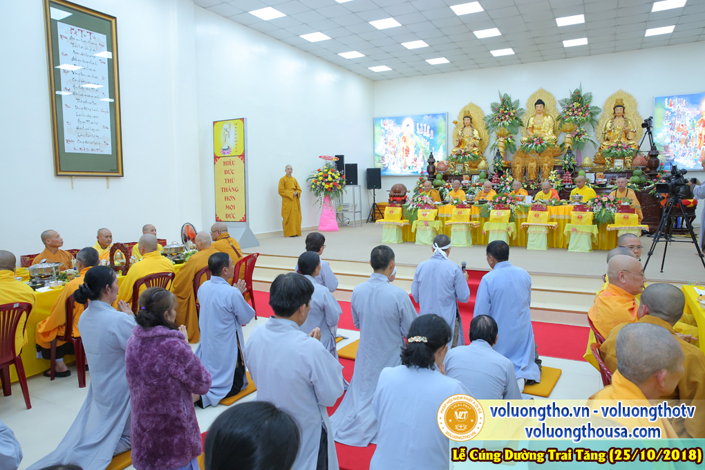 hinh-anh-le-cung-duong-trai-tang-tai-chua-quan-the-am-ngay-25-10-2018-chua-quan-the-am-duc-trong-lam-dong-64.jpg