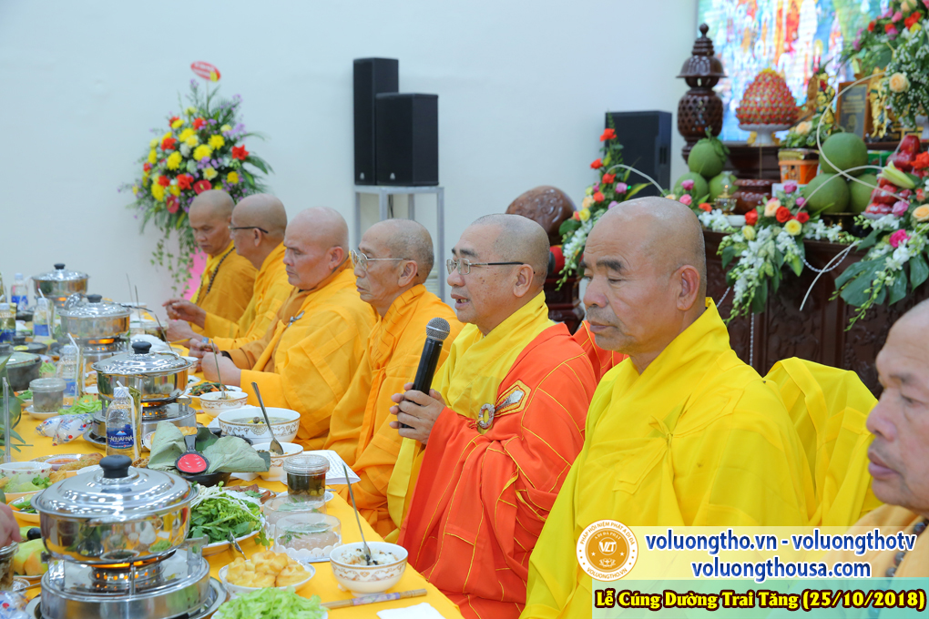 hinh-anh-le-cung-duong-trai-tang-tai-chua-quan-the-am-ngay-25-10-2018-chua-quan-the-am-duc-trong-lam-dong-69.jpg