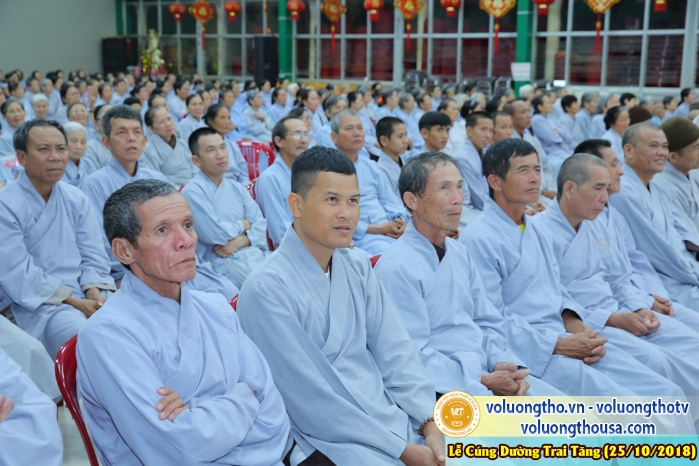 hinh-anh-le-cung-duong-trai-tang-tai-chua-quan-the-am-ngay-25-10-2018-chua-quan-the-am-duc-trong-lam-dong-7.jpg