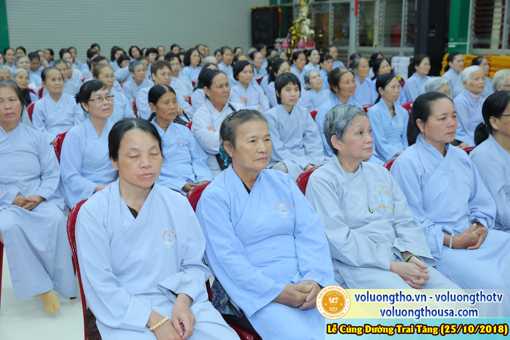 hinh-anh-le-cung-duong-trai-tang-tai-chua-quan-the-am-ngay-25-10-2018-chua-quan-the-am-duc-trong-lam-dong-8.jpg