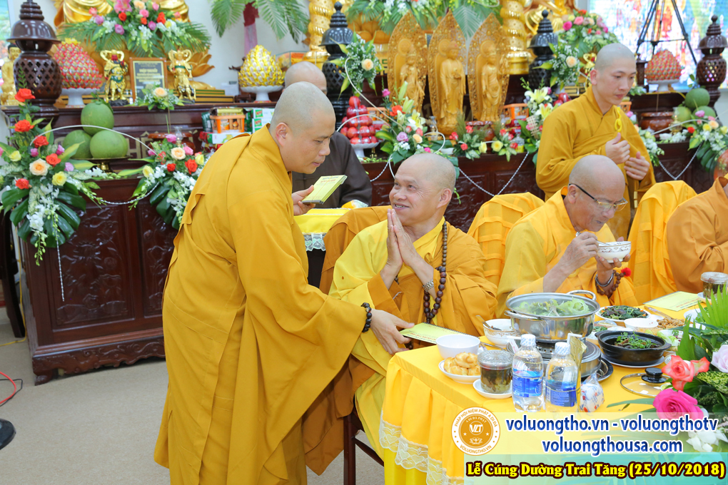 hinh-anh-le-cung-duong-trai-tang-tai-chua-quan-the-am-ngay-25-10-2018-chua-quan-the-am-duc-trong-lam-dong-88.jpg