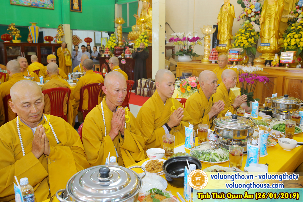 hinh-anh-le-cung-duong-trai-tang-tai-chua-quan-the-am-ngay-27-01-2019-chua-quan-the-am-duc-trong-lam-dong-15.jpg