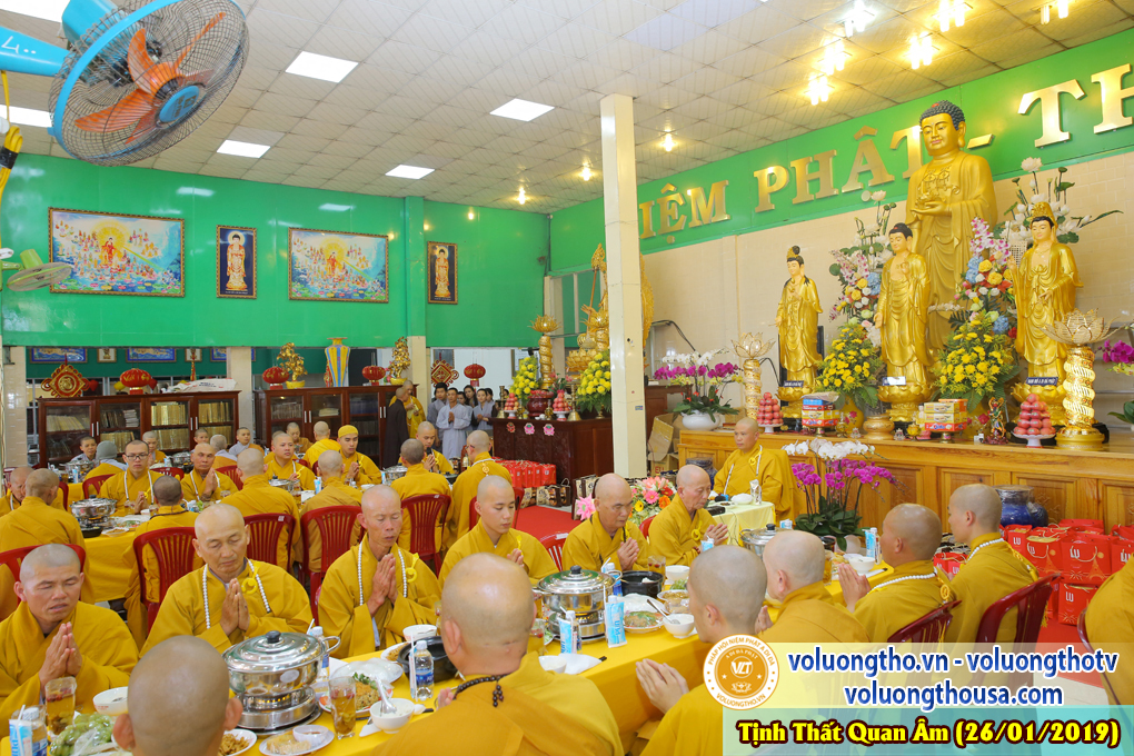 hinh-anh-le-cung-duong-trai-tang-tai-chua-quan-the-am-ngay-27-01-2019-chua-quan-the-am-duc-trong-lam-dong-16.jpg