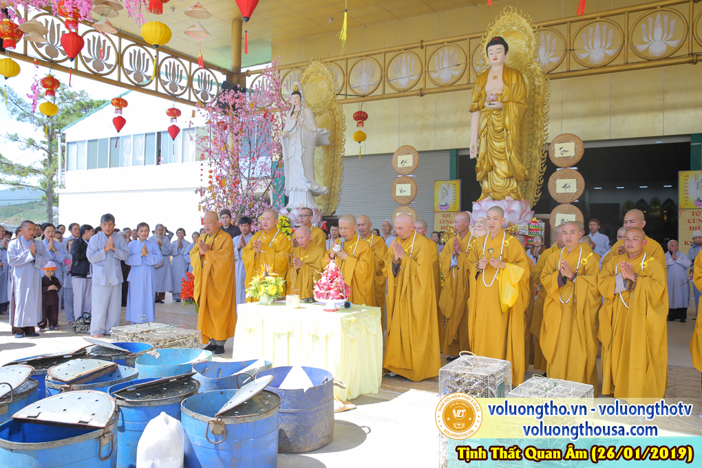 hinh-anh-le-cung-duong-trai-tang-tai-chua-quan-the-am-ngay-27-01-2019-chua-quan-the-am-duc-trong-lam-dong-18.jpg