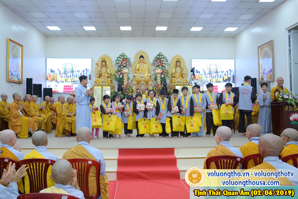 hinh-anh-le-khai-giang-lop-de-tu-quy-ngay-02-06-2019-chua-quan-the-am-duc-trong-lam-dong-39.jpg