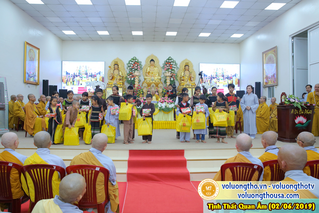 hinh-anh-le-khai-giang-lop-de-tu-quy-ngay-02-06-2019-chua-quan-the-am-duc-trong-lam-dong-40.jpg