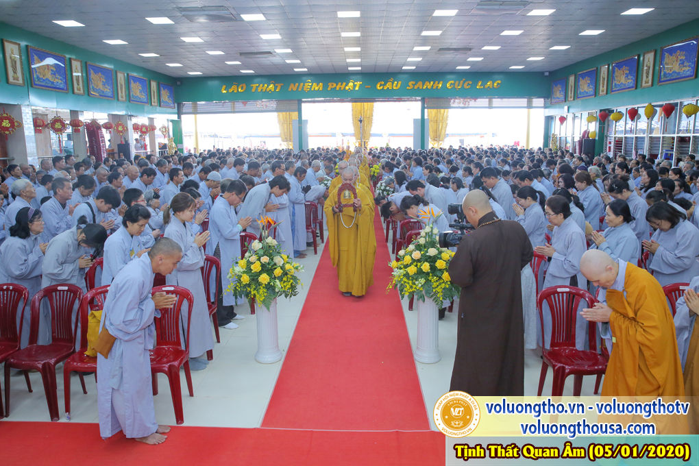 hinh-anh-le-tat-nien-tai-chua-quan-the-am-nam-2019-chua-quan-the-am-duc-trong-lam-dong-11.jpg