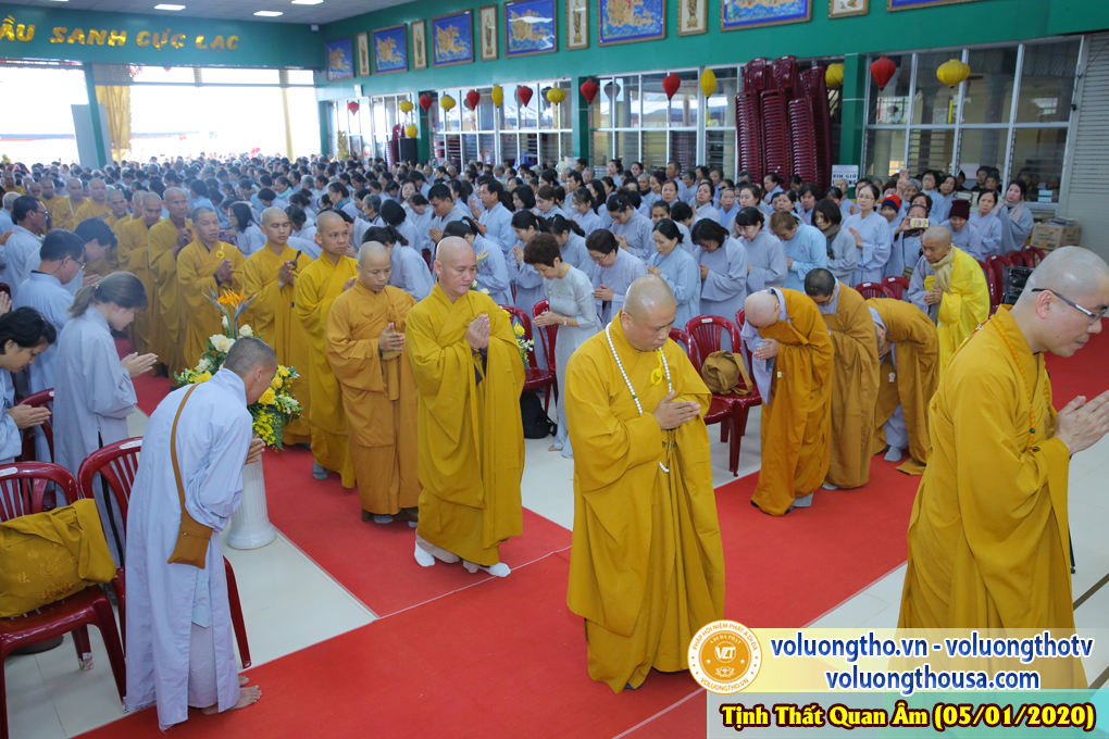 hinh-anh-le-tat-nien-tai-chua-quan-the-am-nam-2019-chua-quan-the-am-duc-trong-lam-dong-15.jpg