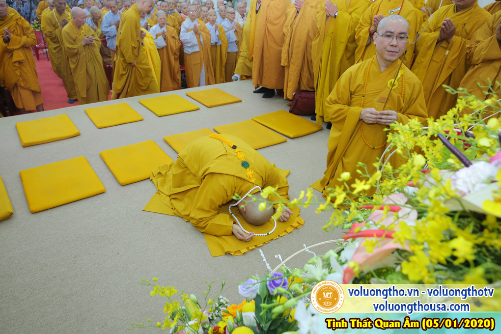 hinh-anh-le-tat-nien-tai-chua-quan-the-am-nam-2019-chua-quan-the-am-duc-trong-lam-dong-17.jpg