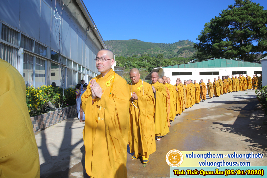 hinh-anh-le-tat-nien-tai-chua-quan-the-am-nam-2019-chua-quan-the-am-duc-trong-lam-dong-7.jpg